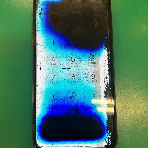iPhoneの液晶破損実例1