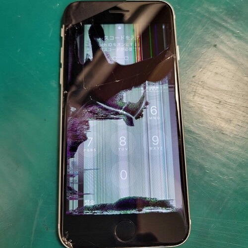 iPhoneの液晶破損実例2